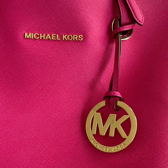 Michael Kors Hot Pink Tote Bag - Picture 4 of 11